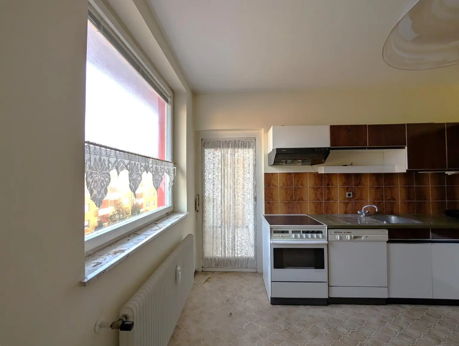 Küche mit Zugang Balkon