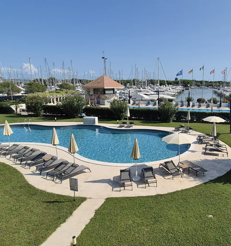 EXKLUSIVE WOHNUNG - LAGUNA PALACE RESORT - LETZTER STOCK