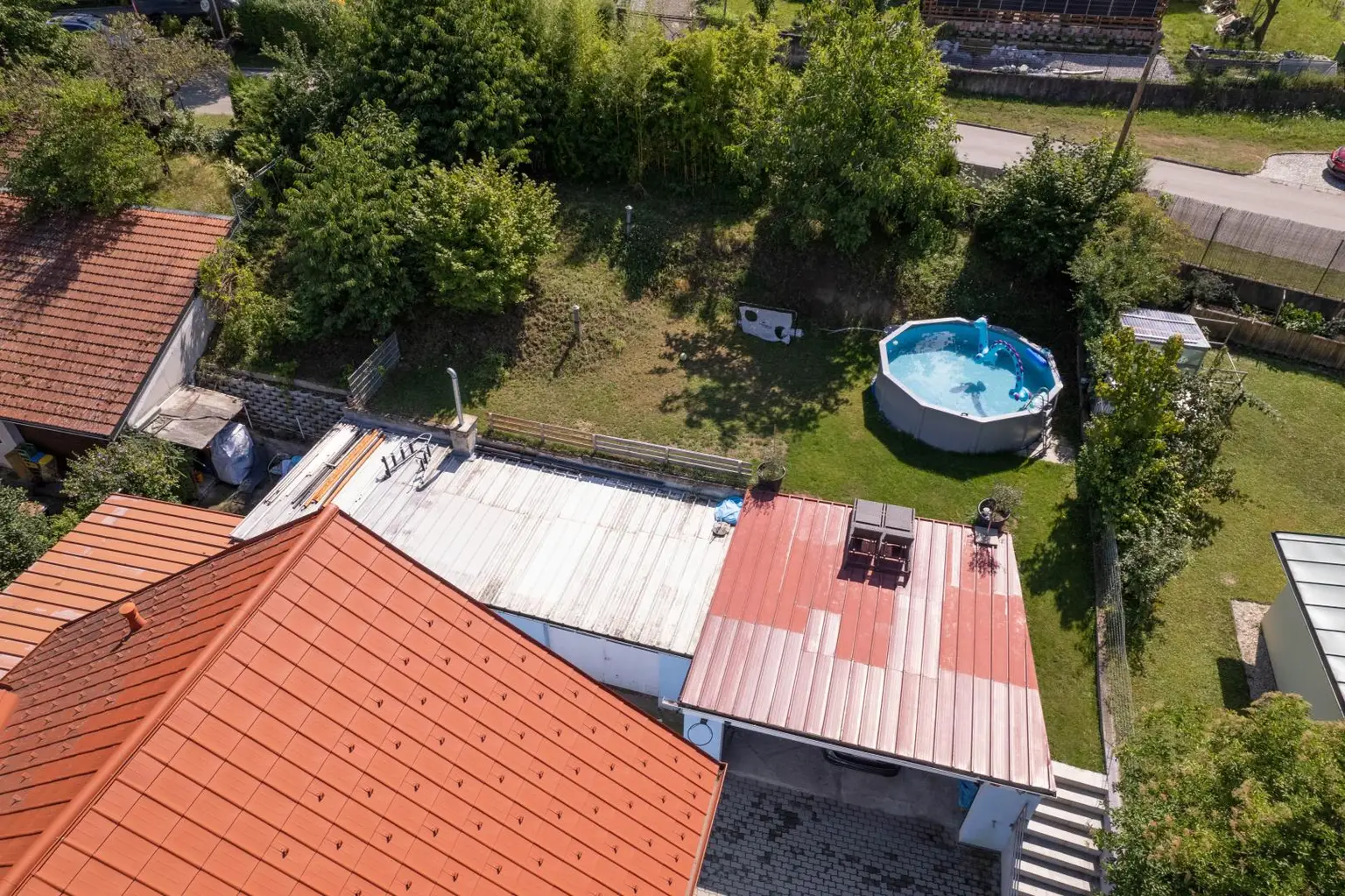 Mehrfamilienhaus mit 2 getrennten Wohneinheiten