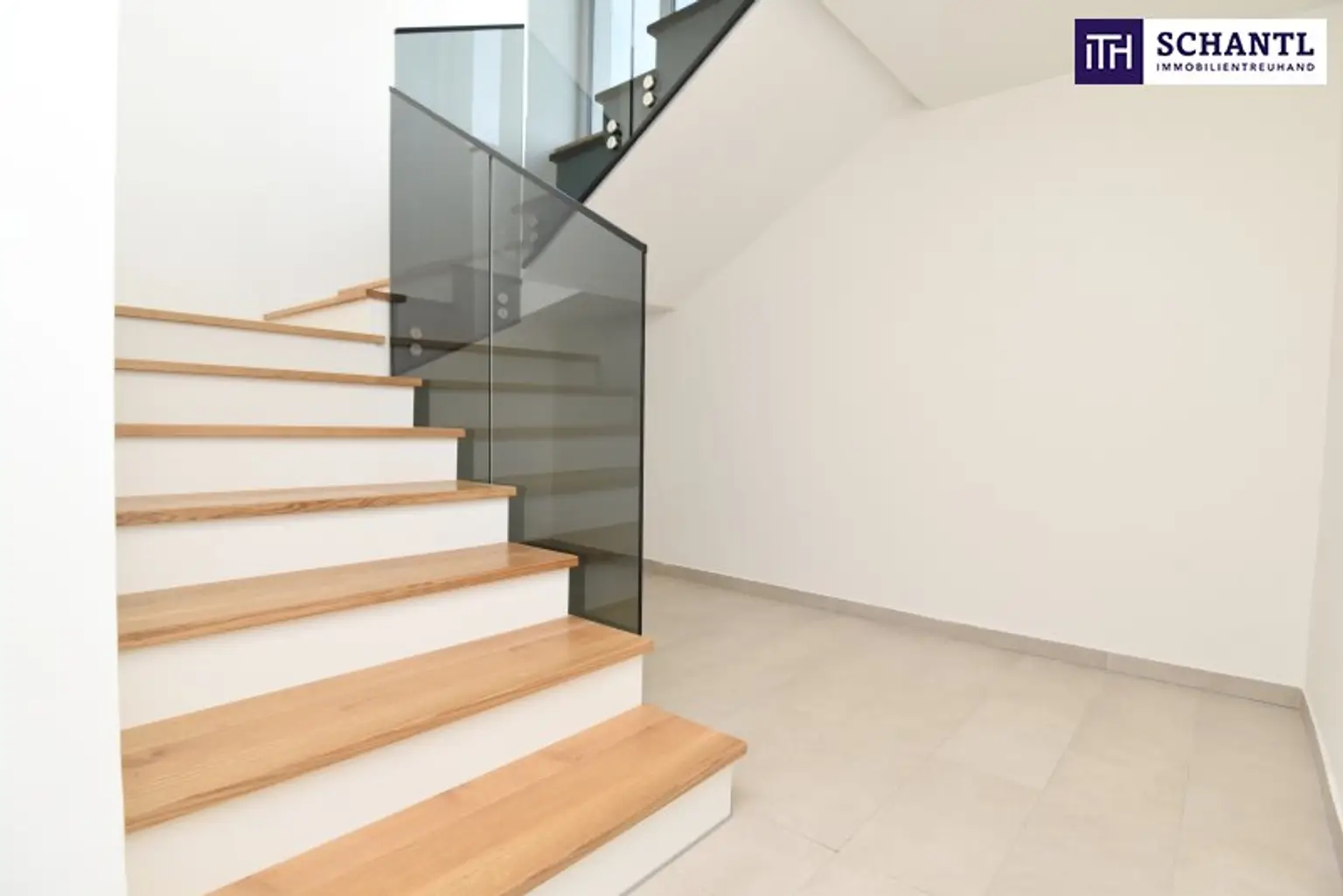 Exklusives Einfamilienhaus mit Panoramaterrasse in der steirischen Weingegend – Ein Wohnjuwel für höchste Ansprüche!