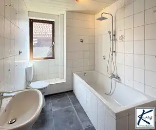 Badezimmer OG Vorderhaus