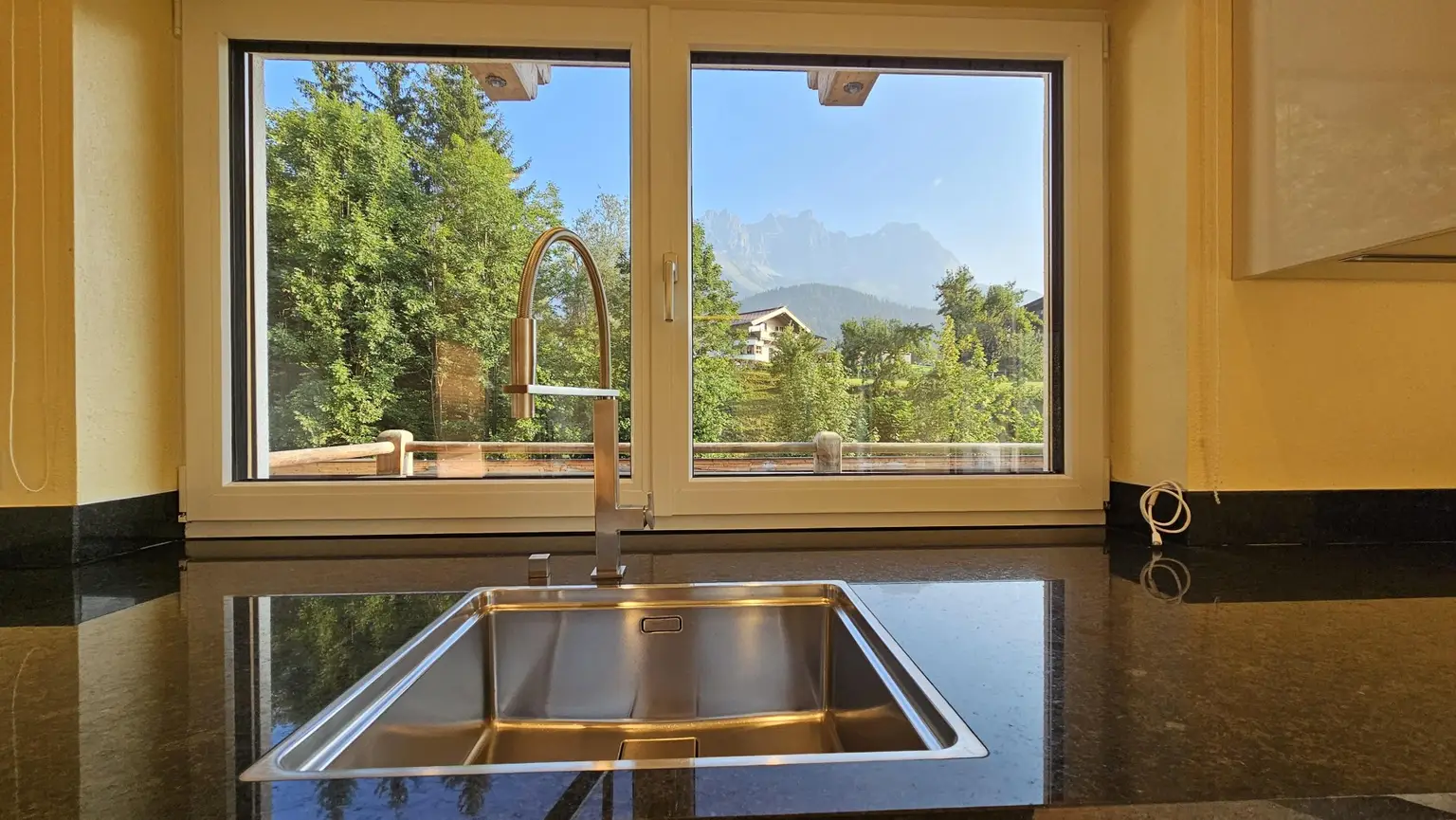 Exklusive Gartenwohnung mit imposanten Kaiserblick in Toplage