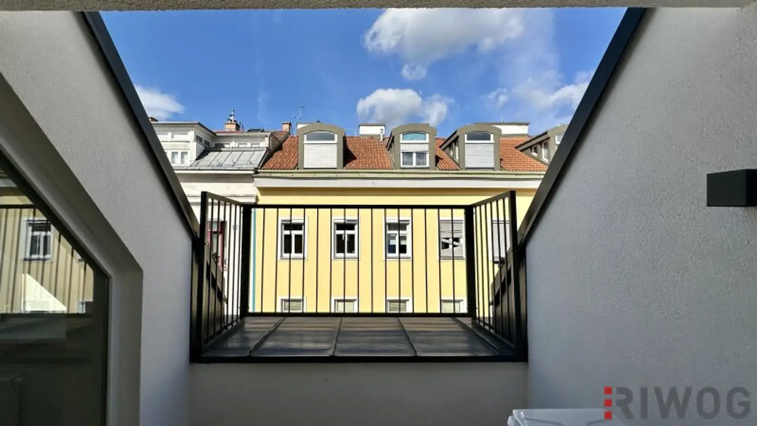 Neubau DG-Terrassenwohnung in Ruhelage | PKW-Stellplatz | 3 Min. zum Kutschkermarkt und zur U6 | 2 Min. zum Aumannplatz