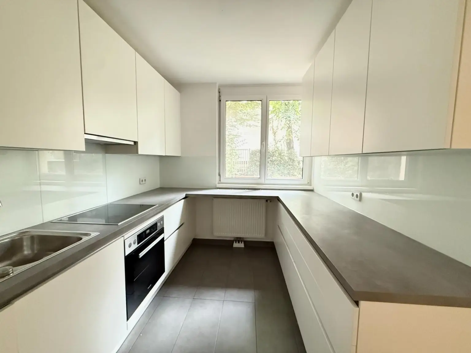 Moderne 4-Zimmer-Maisonette mit Garten