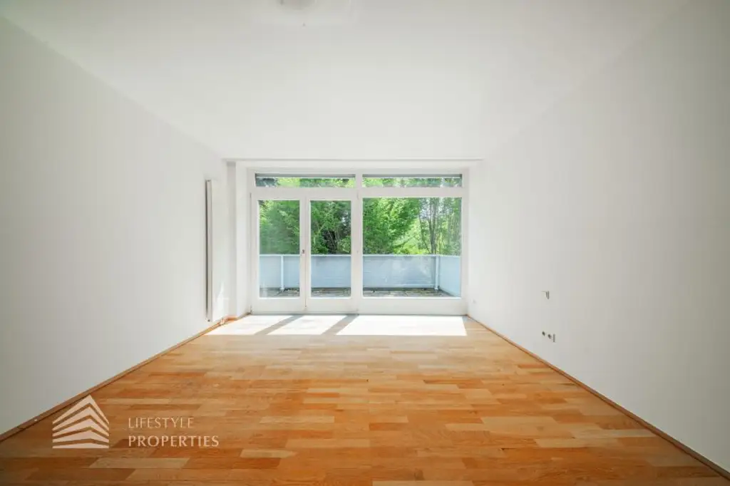 Wunderschöne 4 - Zimmer Wohnung mit Terrasse und 2 Balkonen