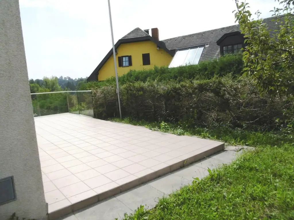 St. Peter- Neue Welt Höhe:  2-Zimmerwohnung mit  Terrasse und Gartenanteil.