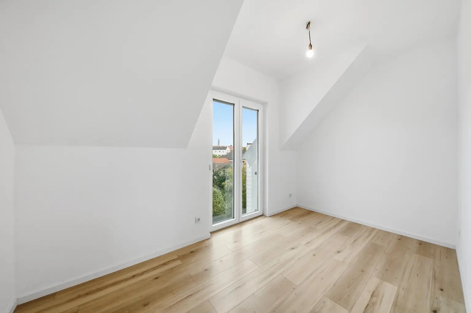 ERSTBEZUG NACH SANIERUNG - 3,5 Zimmer Dachgeschoss-Wohnung in Eggenburg!