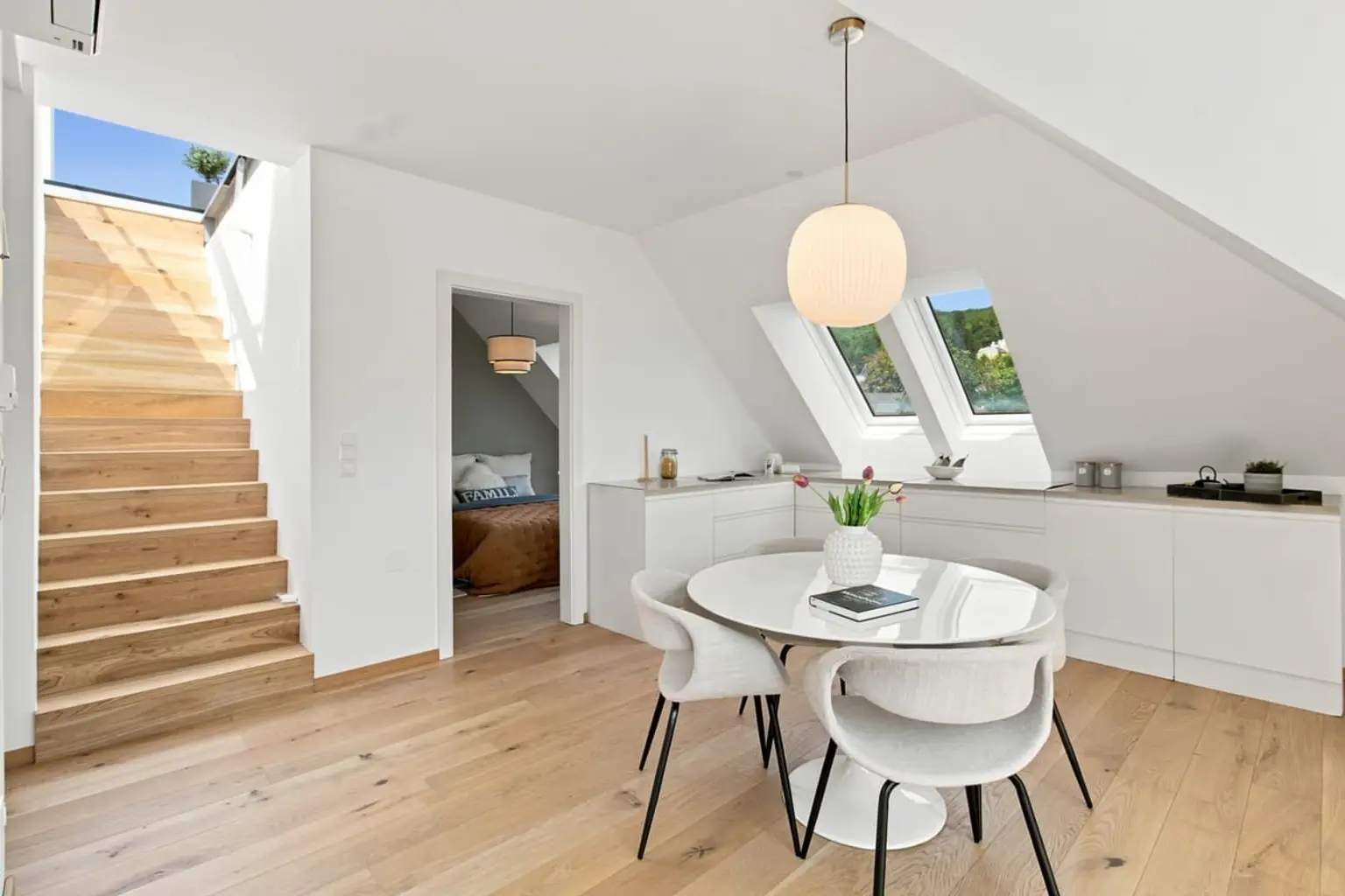 J | ++ WUNDERSCHÖNE DREI Zimmer mit DACHTERRASSE ++ | Prima Service Immobilien