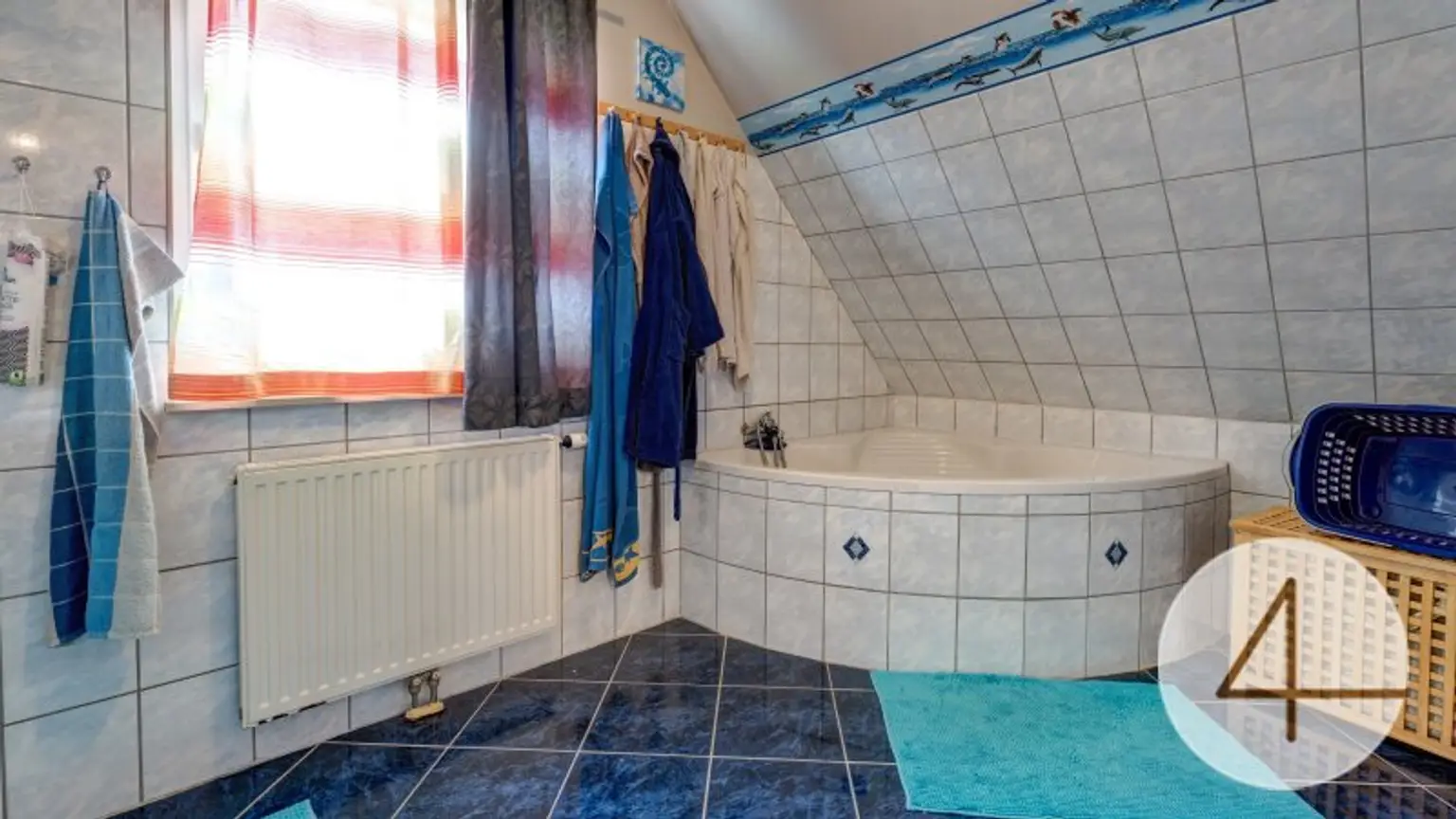 Ihr neues Zuhause: Stilvolles Einfamilienhaus mit Pool in ruhiger Lage