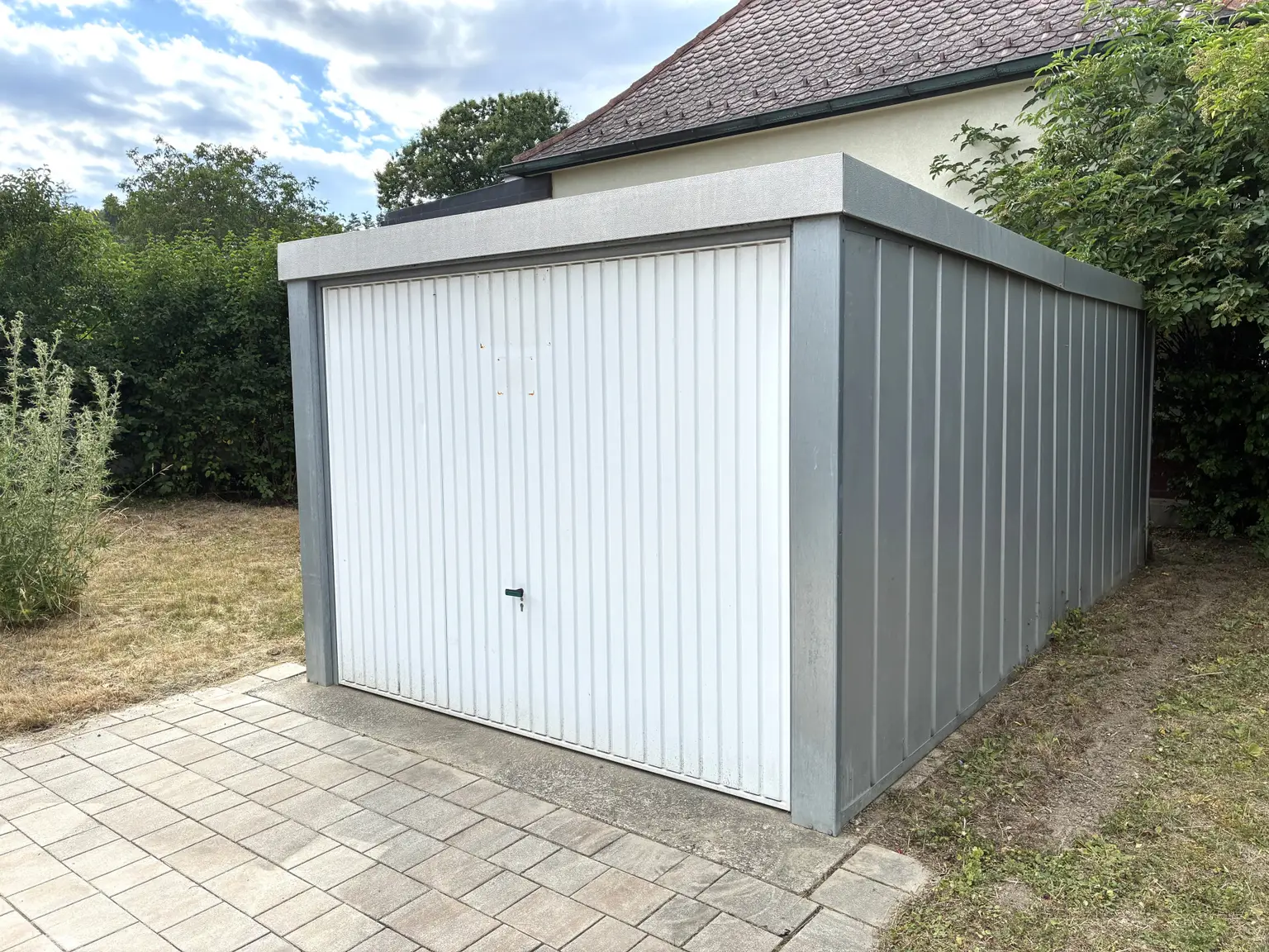 Fertiggarage