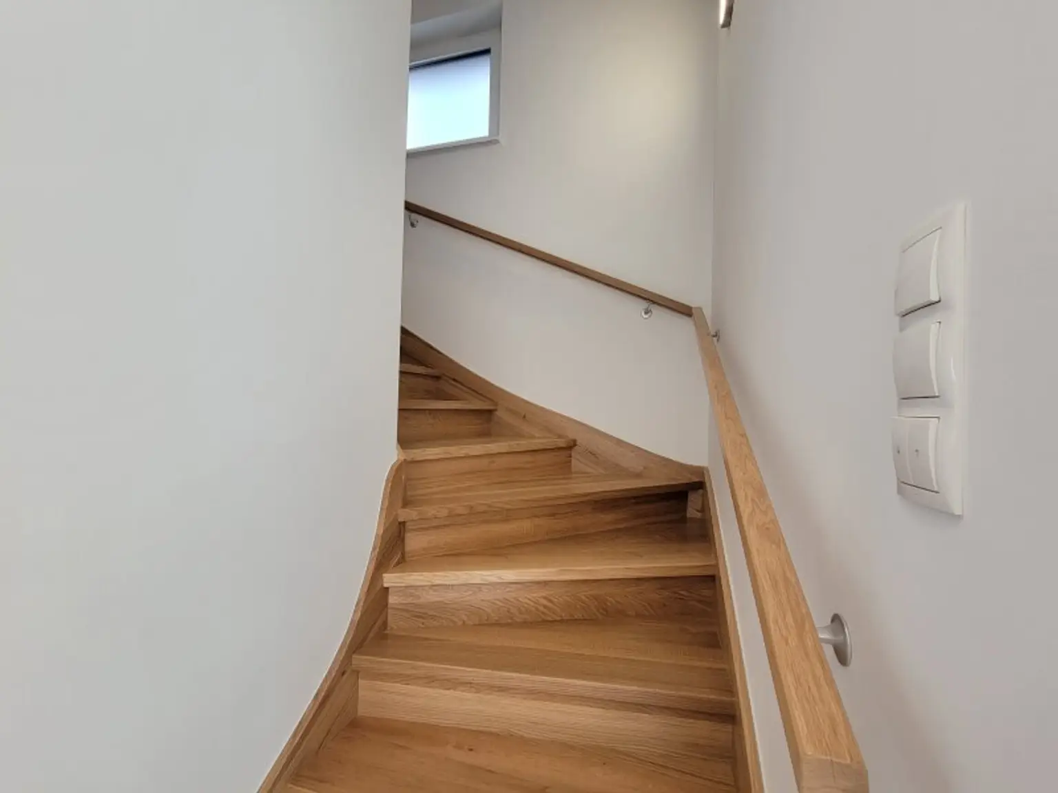 ERSTBEZUG!! MODERNES EINFAMILIENHAUS AM NÖRDLICHEN STADTRAND VON WIEN - 1210 WIEN LEOPOLDAU.