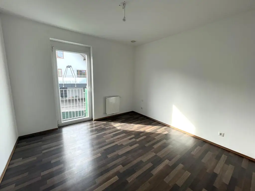 Ländliches Leben: 3-Zimmer-Wohnung mit Balkon!