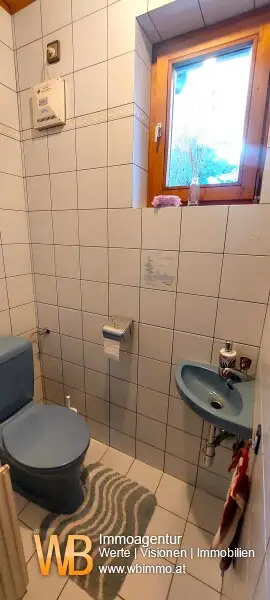 Fernblick 3 Geschoße, über 200m² WNFL + 100m² Lager + 4300m² Eigengrund