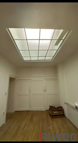 Einmalige Dachgeschosswohnung am Naschmarkt – Mit Vision veredelbar zum 215 m² PENTHOUSE-Juwel mit einmaligen 360°-Blick über Wien