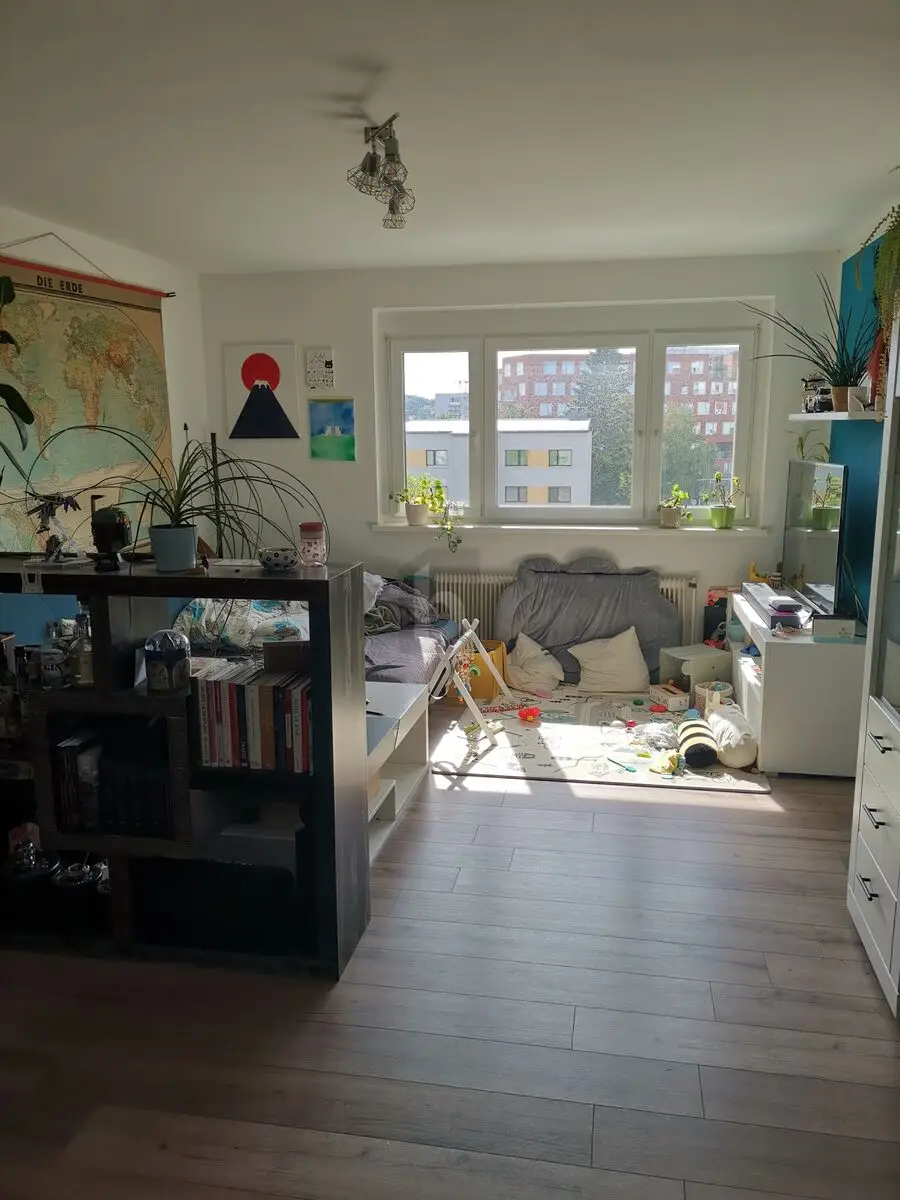 ZENTRALE LAGE, VOLLSTÄNDIG RENOVIERT, SEHR HELL