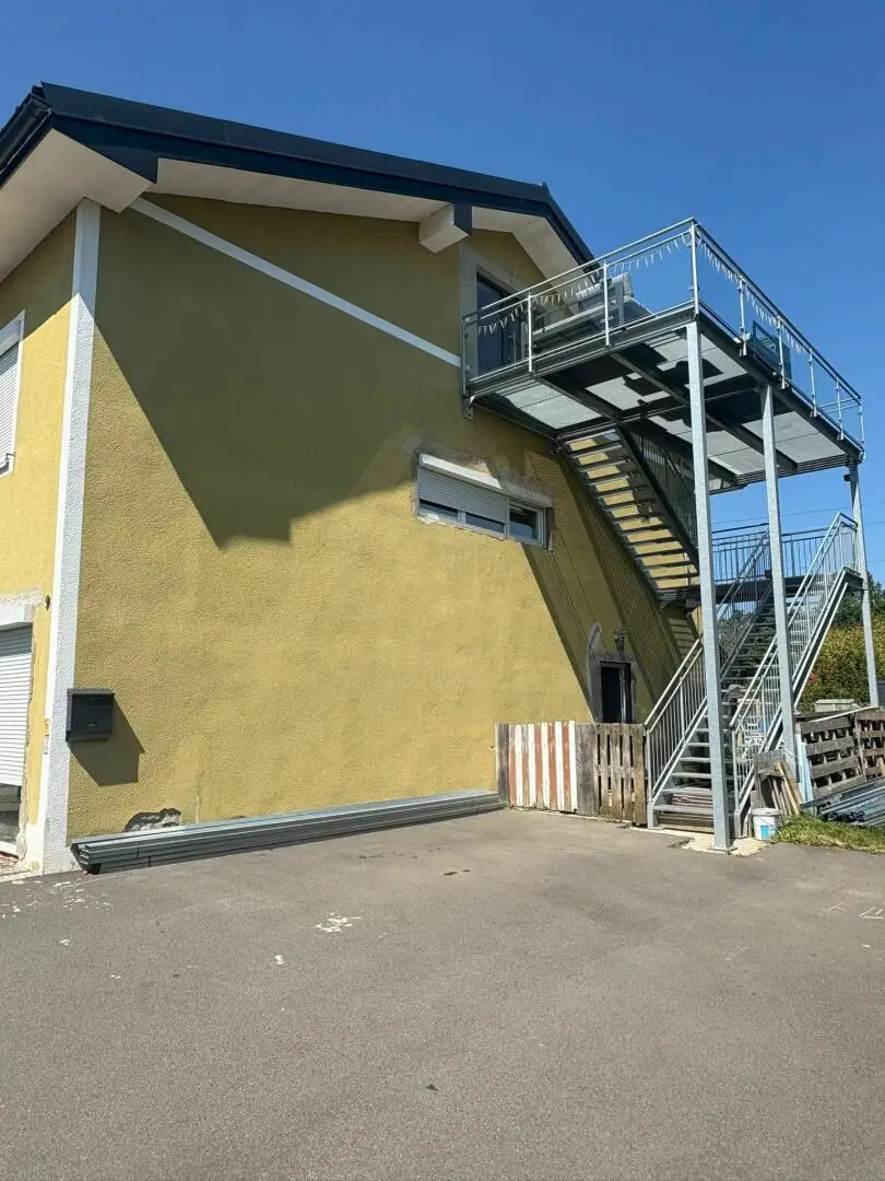 ** Großzügiges & edel saniertes Stadthaus ** Hochwertige Ausstattung ** 3 Bäder ** Einliegerwohnung ** absolute Ruhelage **