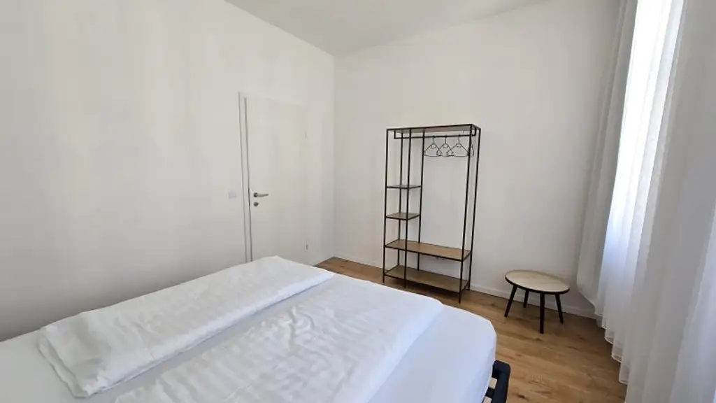 Schöne 3 Zimmer Wohnung, komplett Neu saniert vor einem Jahr