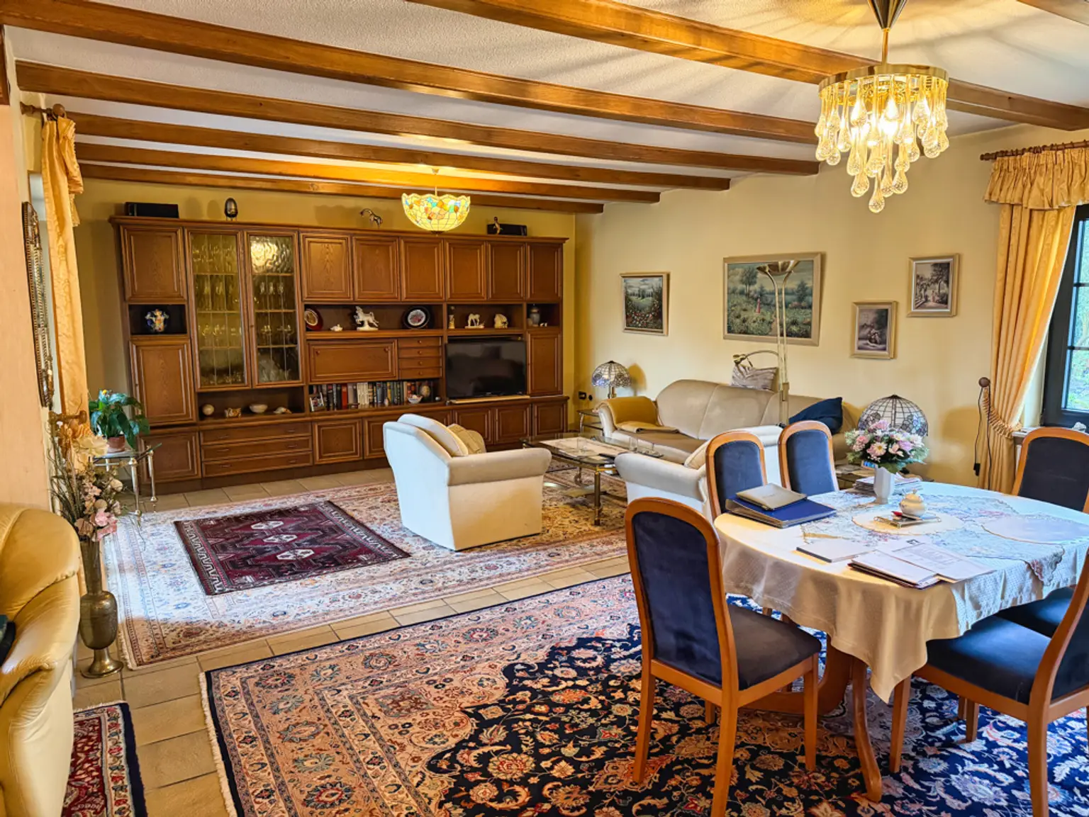 Eindrucksvolles Familienhaus mit viel Platz!