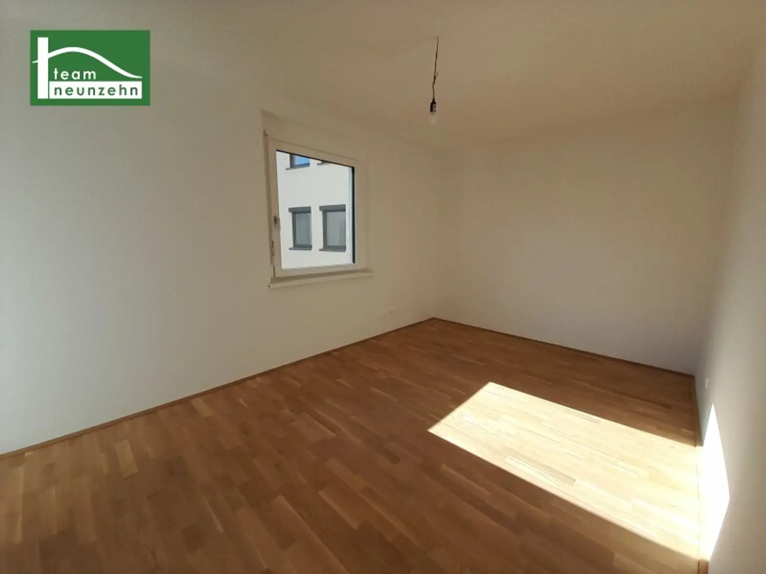 Moderne 3-Zimmer-Dachgeschosswohnung in idealer Lage! Karmeliterhof - Neubauwohntraum beim Rathausplatz