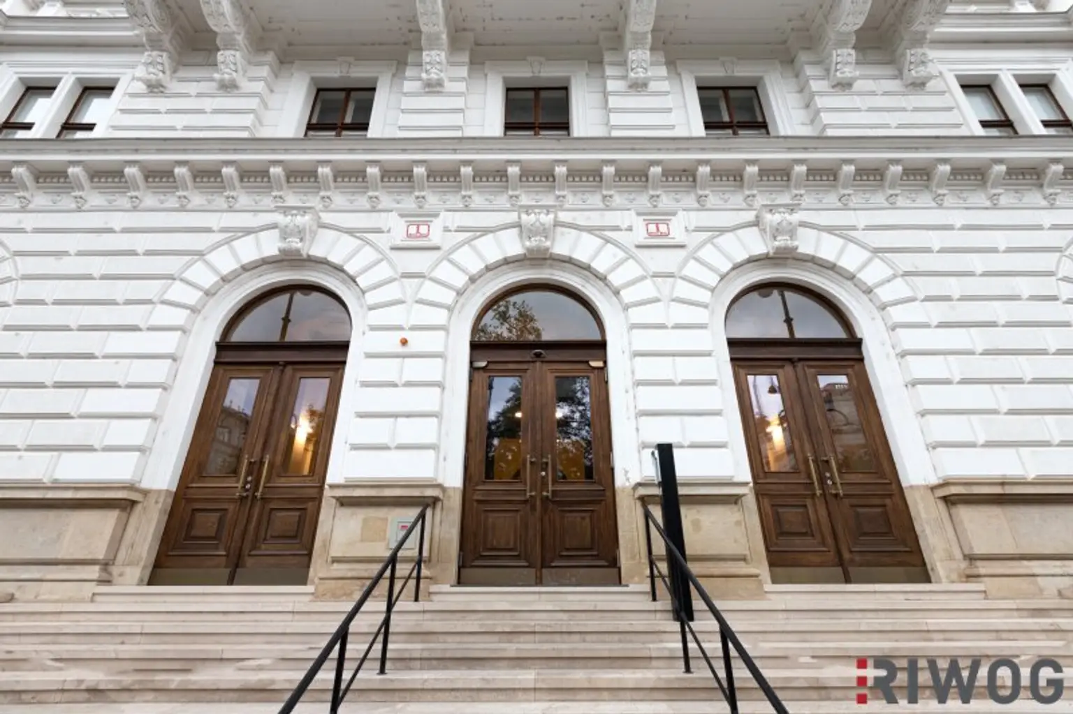 LUXUS-ALTBAUWOHNUNG am Börseplatz 1, 1010 Wien