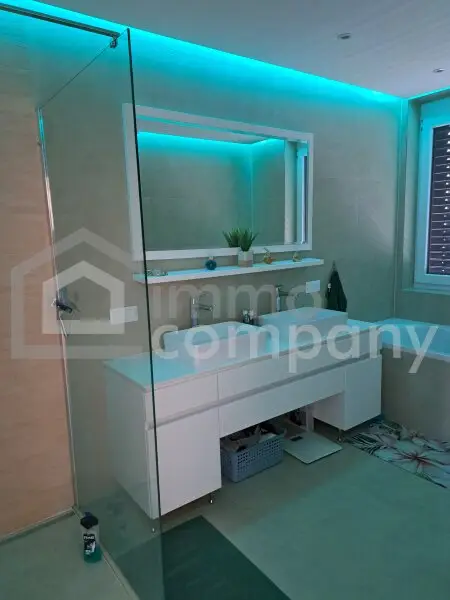 Exklusives Penthouse mit 3 Terrassen und 2 Stellplätzen in Wildon - Luxuriöses Wohnen im Grünen für 349.000,00 €!