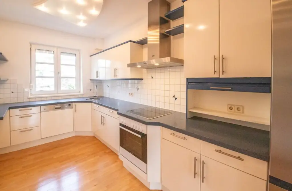 *** Wohnen in Waidmannsdorf *** Großzügige Vierzimmermaisonettewohnung mit Vorgarten & 3 Terrassen