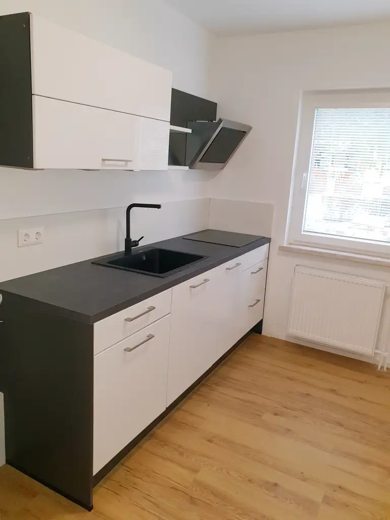 Sanierte Wohnung - mit neuer Küche zu vermieten!