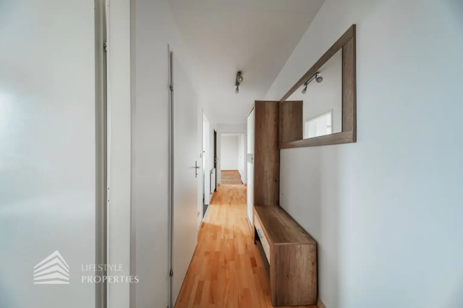 Schöne 2-Zimmer Wohnung, Nähe Meiselmarkt