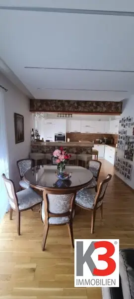 K3 präsentiert Wohnung mit Pool, Teich, Einliegerwohnung und Doppelcarport in absoluter Ruhelage