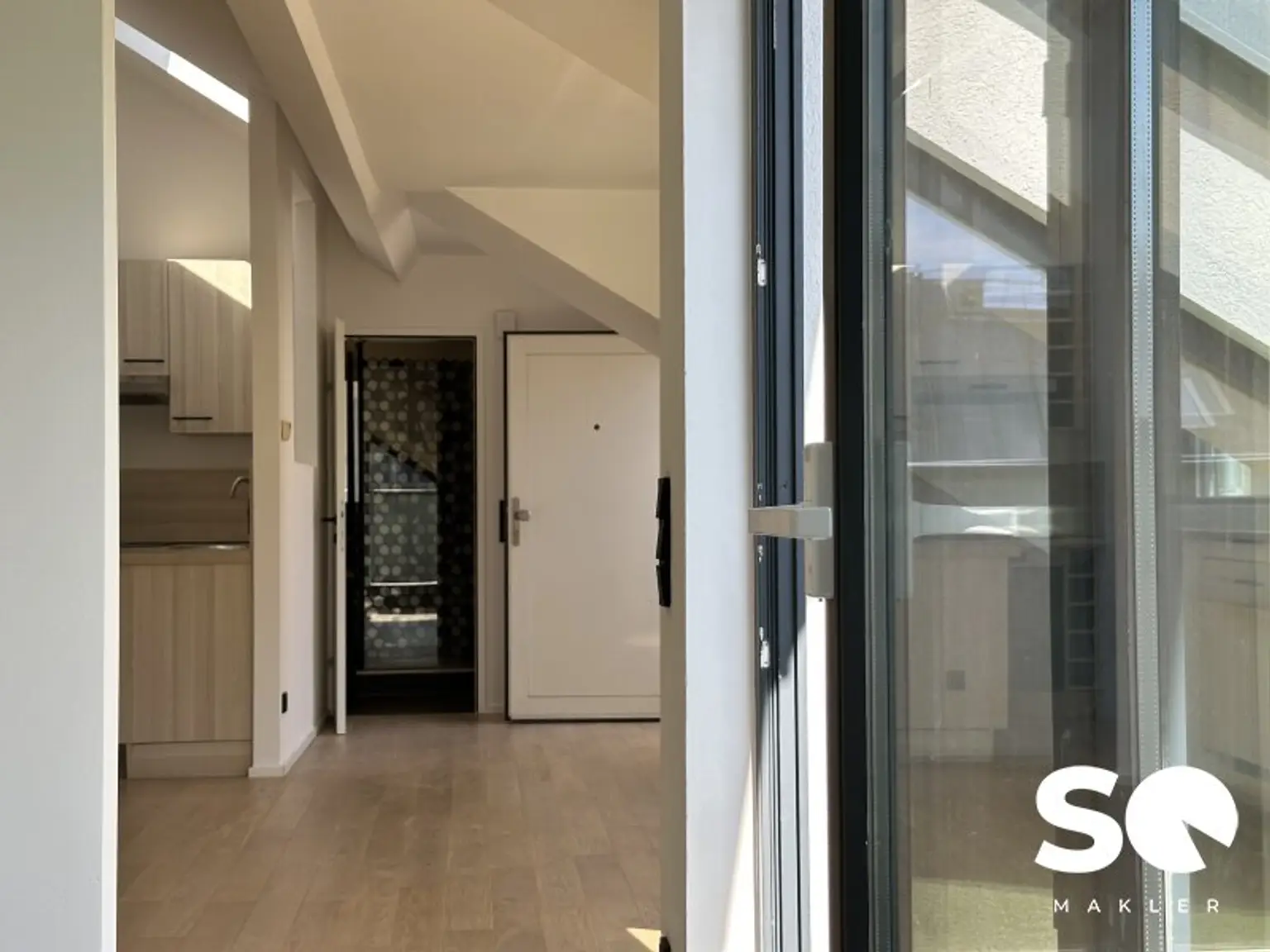 #SQ - DG / LOFT - STILVOLLES WOHNEN MIT SONNIGER TERRASSE BEIM AUGARTEN (GAUßPLATZ) & NÄHE DONAUKANAL (U4)
