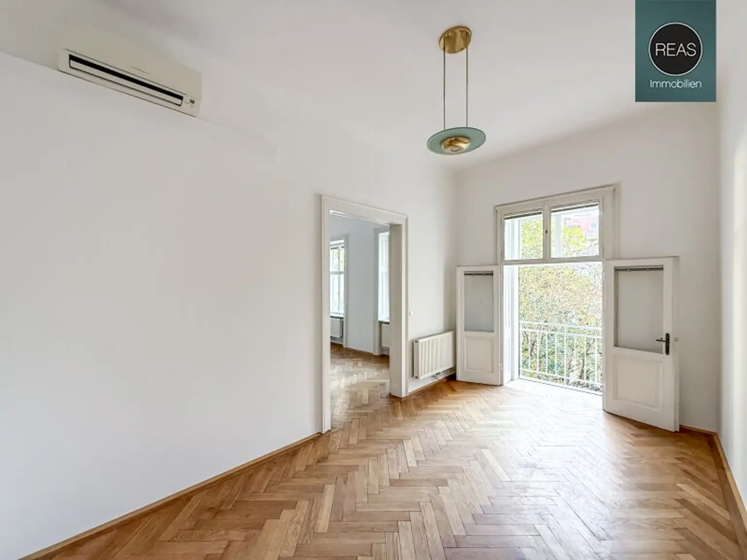 Klimatisiertes Büro bei neuer U5 Station! Repräsentatives Haus in bester Innenstadtlage bei der Votivkirche!