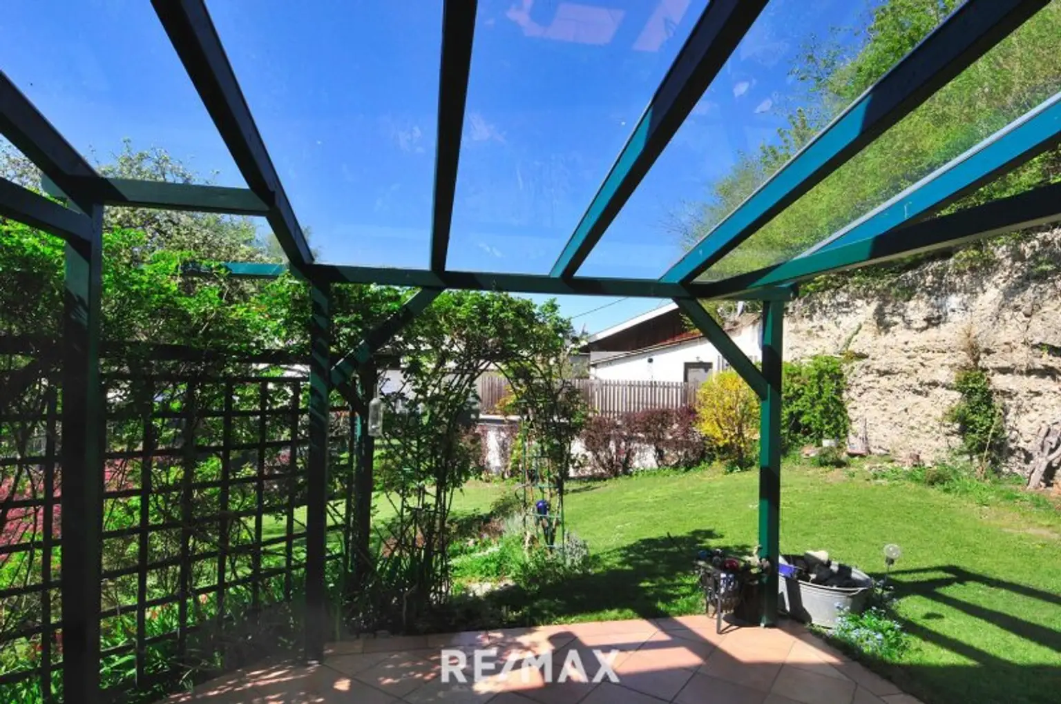 Terrasse mit Pergola