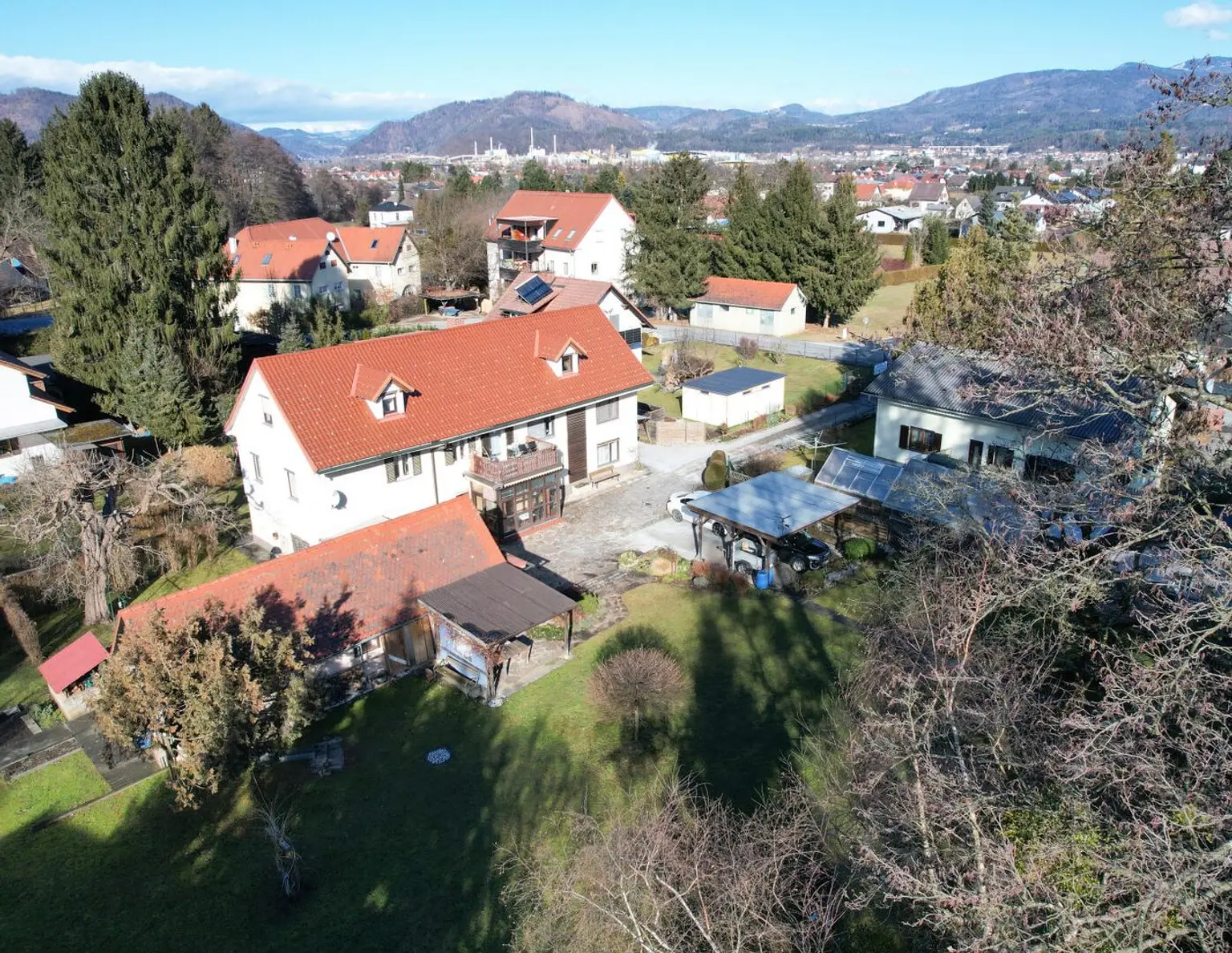 Großzügiges Einfamilienhaus mit viel Platz, hohem Potenzial und hoher Bebauungsdichte - Ideal für Familien oder Investoren