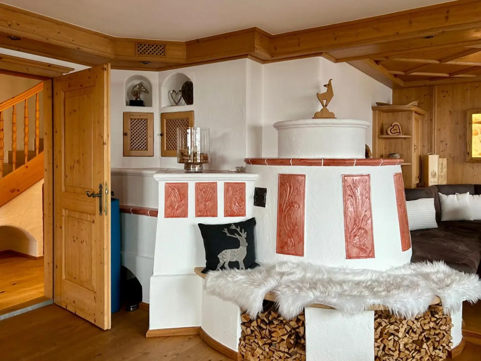 Wohnbereich mit Kachelofen