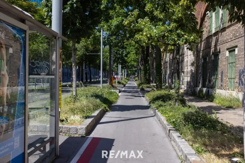 Herrliche DG-Maisonette mit 2 Hof-Terrassen bei der Volksoper, Währinger Straße