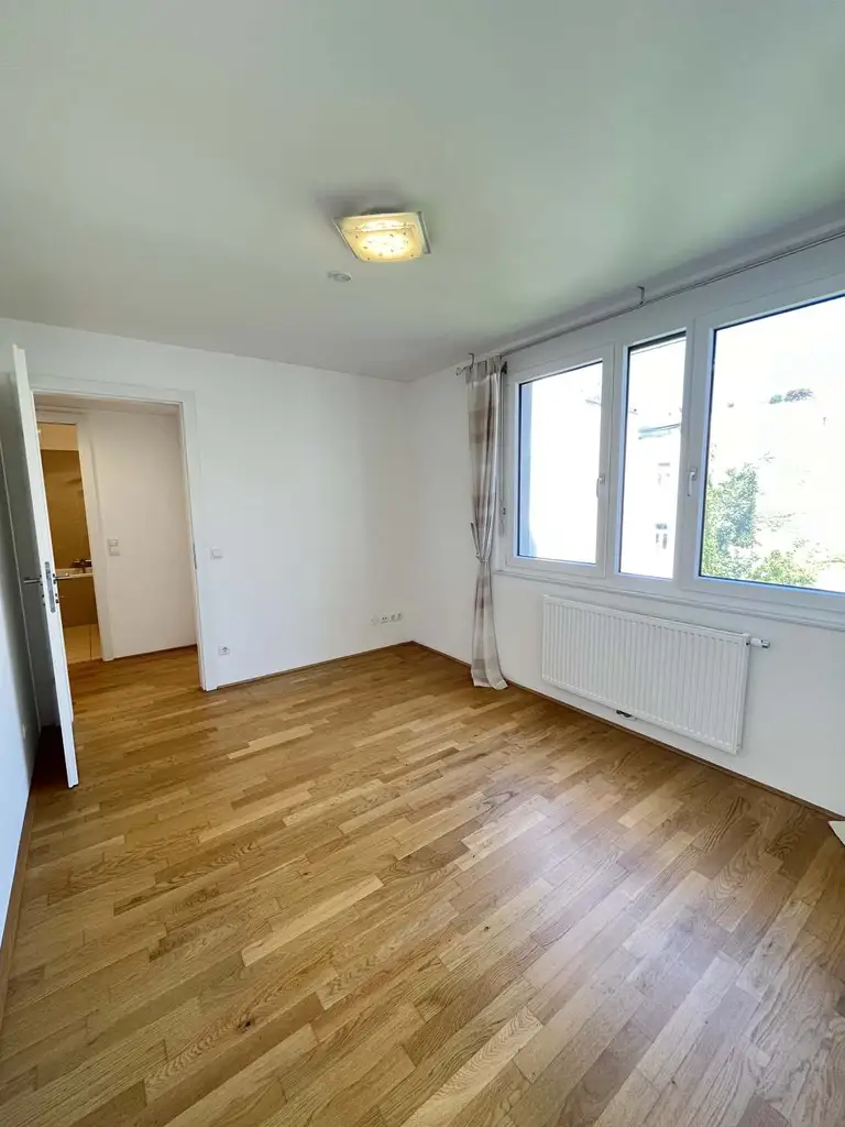 Traumhafte 3-Zimmer-Wohnung mit sonniger Loggia und Garage -  Blumengasse