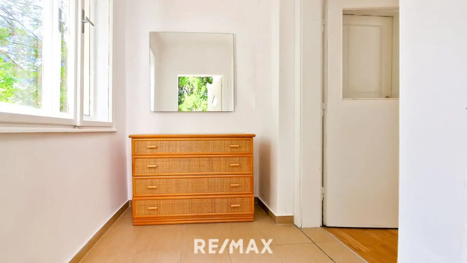 Windfang (Hochparterre)