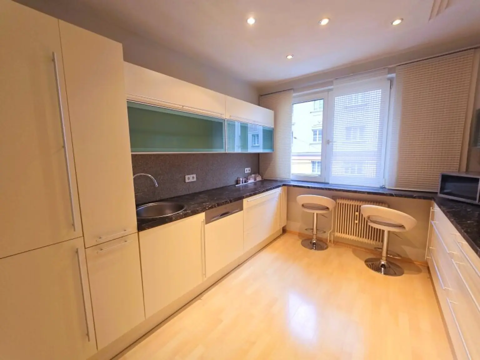 ++ TOP Ausstattung ++ 2 ZIMMER++ Extra moderne DAN-Einbauküche 10m² ++ 1100 HERZGASSE ++