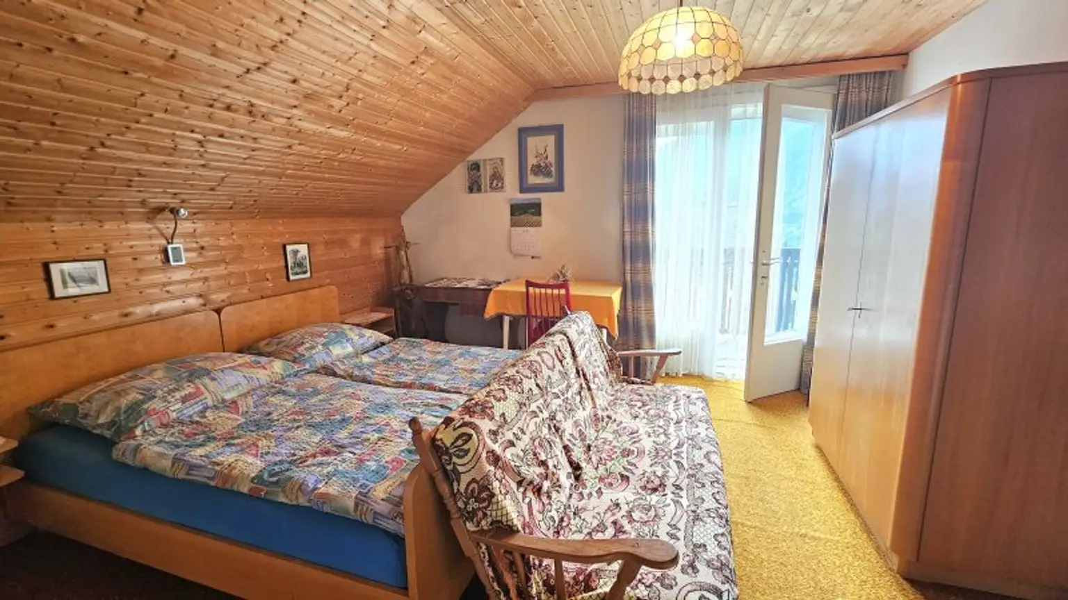 Charmantes Sanierungsobjekt in Radenthein: 5 Zimmer, Balkon und viel Potenzial!