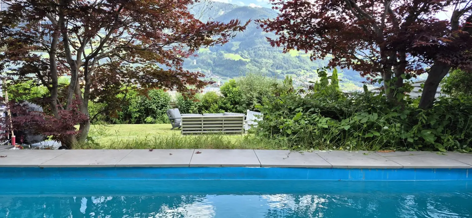Pool mit Ausblick
