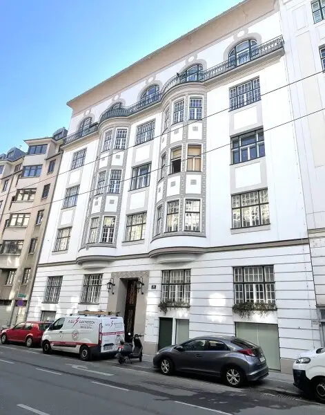 Top sanierter Stilaltbau - 2 Zimmer Wohnung