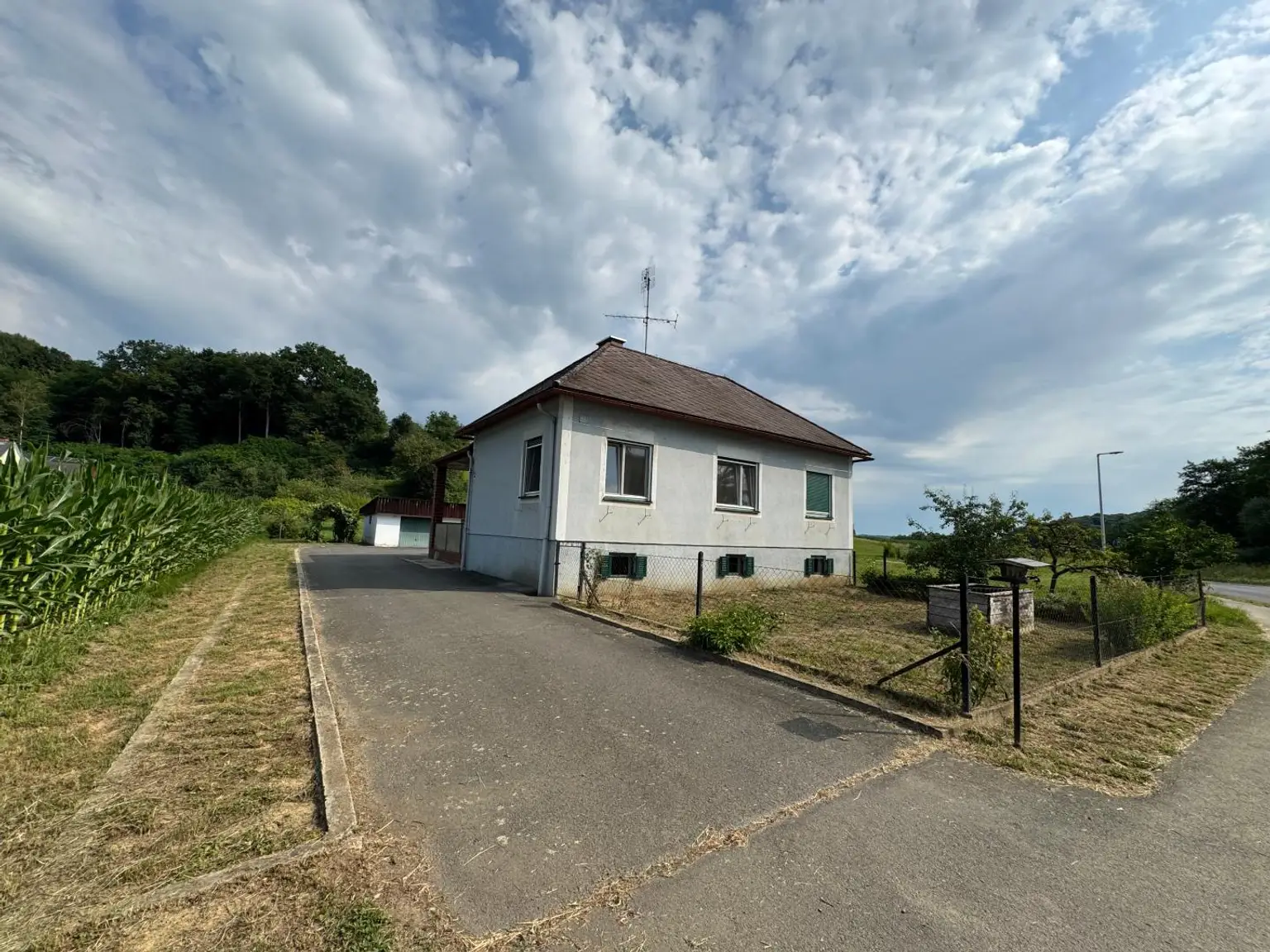 Gepflegter Bungalow auf dem Land mit großzügigem Grundstück