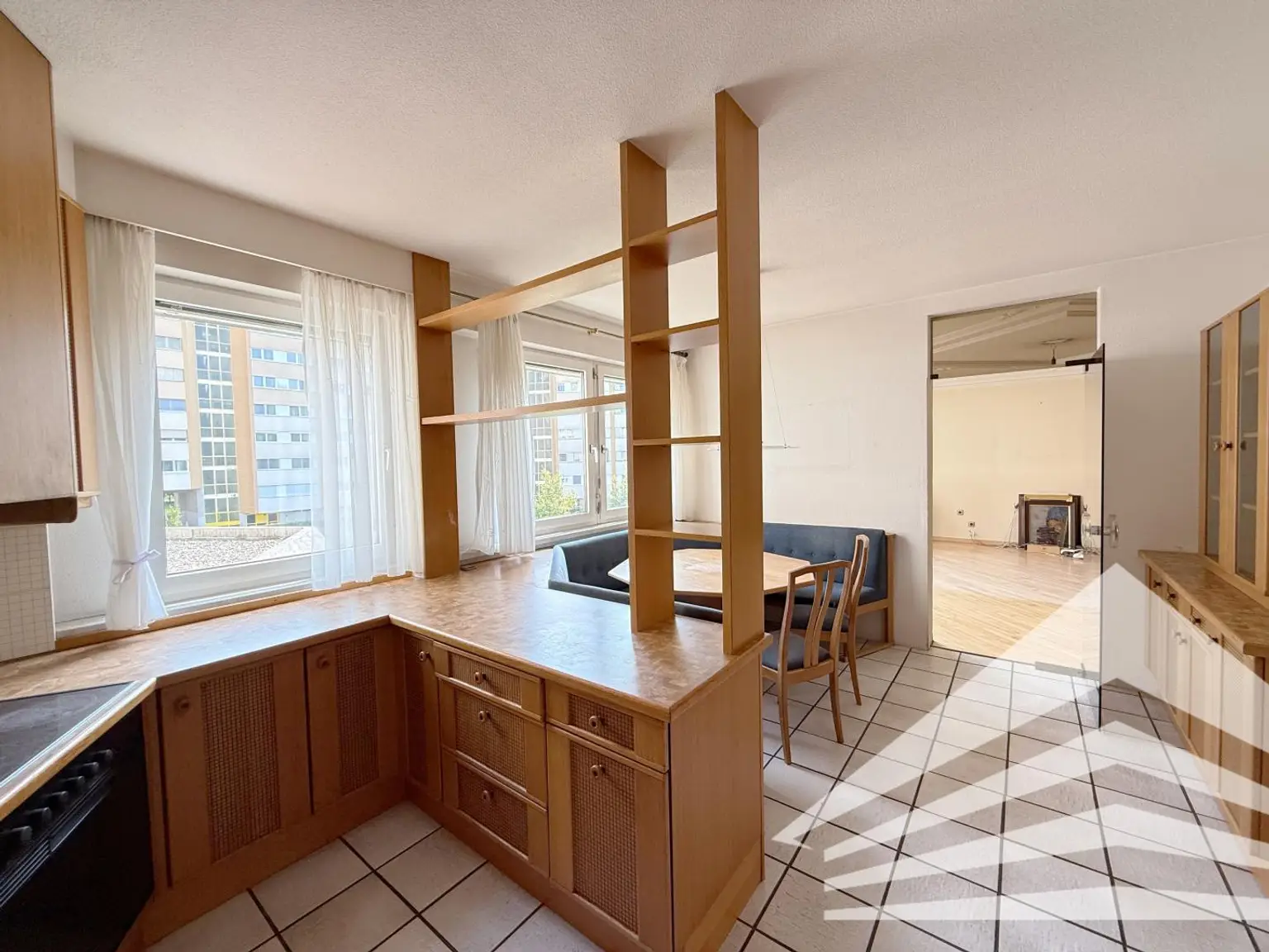 Sanierungsbedürftige 4,5 Zimmerwohnung mit 118 m² in Dornach - TG inklusive!