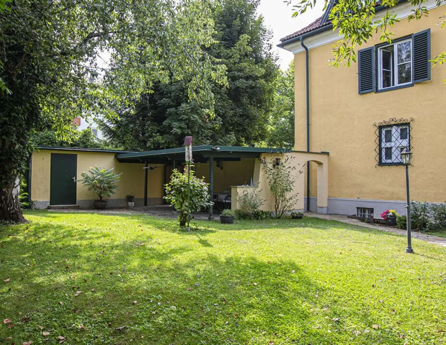 Klagenfurt West: Sehr gepflegtes vermietetes Mehrfamilienhaus
