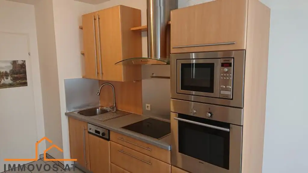 Drei Zimmer Wohnung ++ Loggia