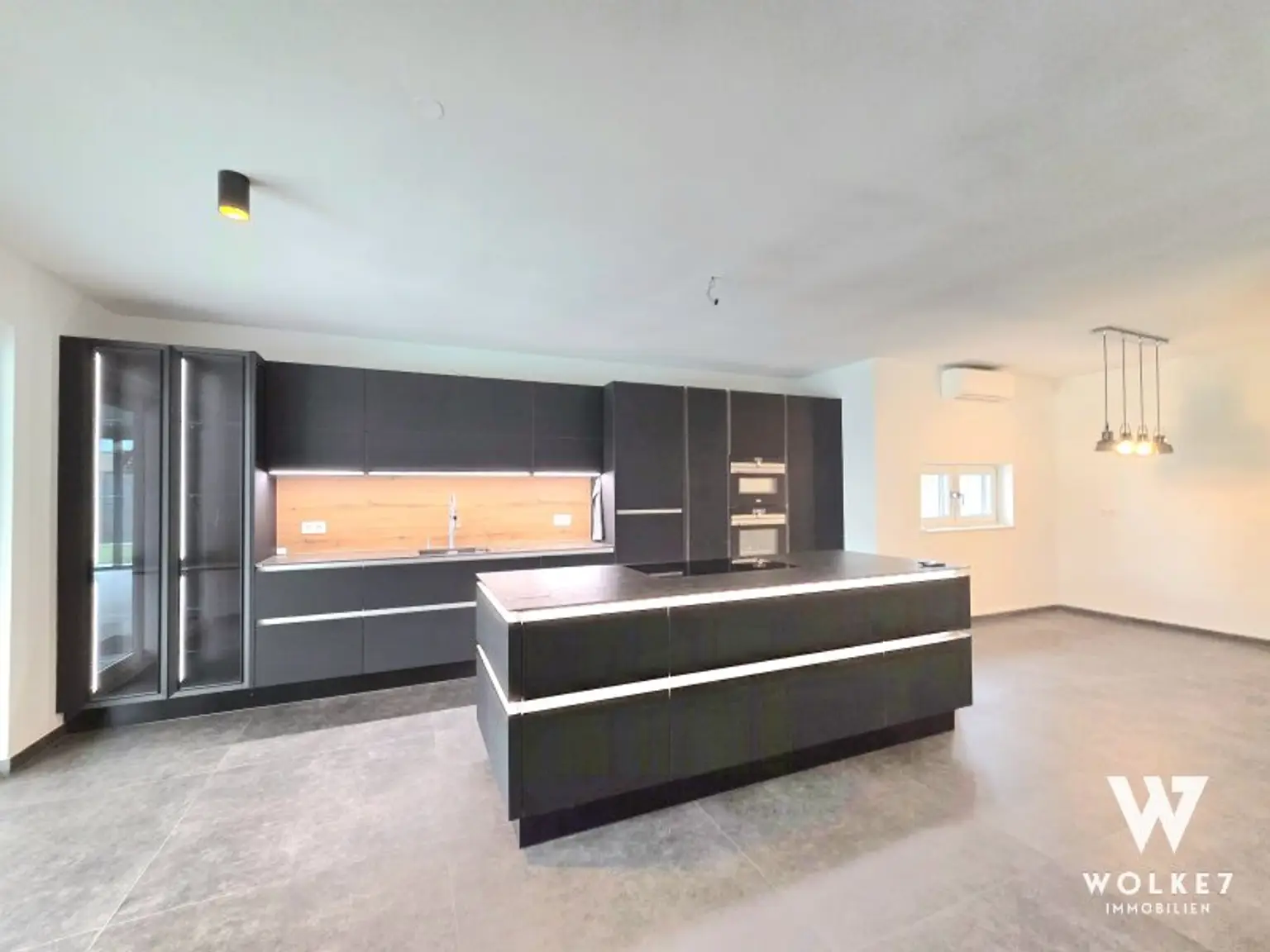 Wohnen auf höchstem Niveau | Traumhaus mit vielen Extras | 2 Badezimmer | Garage | Luftwärmepumpe | Klimaanlage | Pool | Fußbodenheizung | ca. 201,67 m2 Wohnfläche |