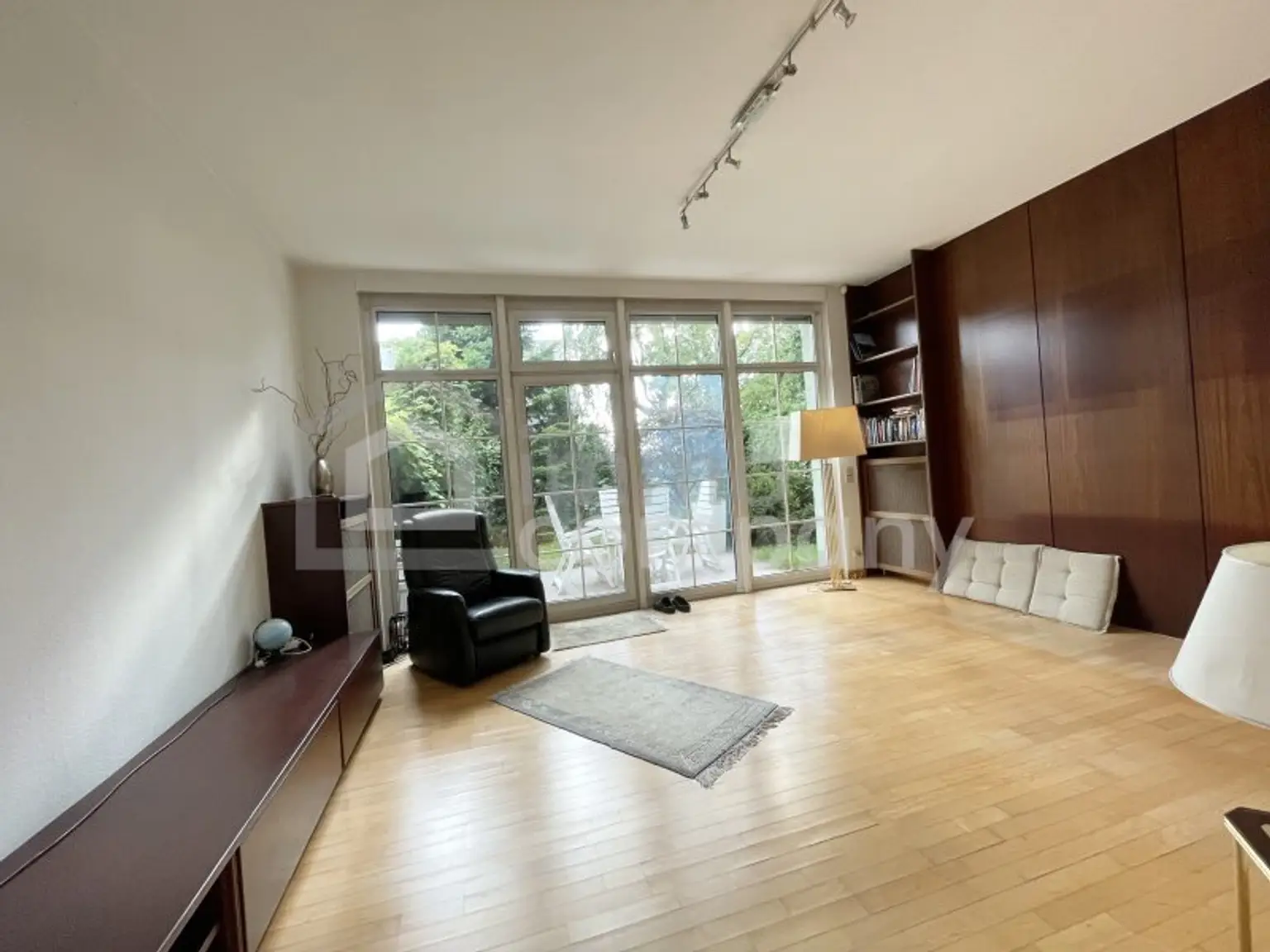 Ihr neues Zuhause: Modernes Reihenhaus mit Terrasse und Garage in 1230 Wien