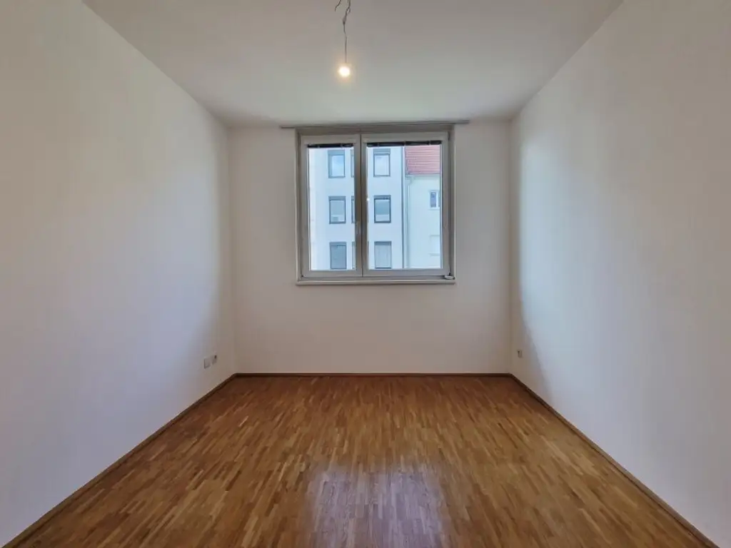 Attraktive 4-Zimmer-Wohnung mit Loggia zwischen Hauptbahnhof und Klinikum