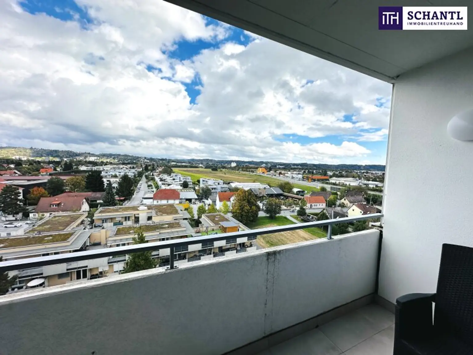 Ab in den 9. Stock - Traumhaftes 3-Zimmer-Penthouse mit unglaublichem Fernblick -Sonnenloggia und Stellplatz inkludiert - Jetzt zugreifen!!