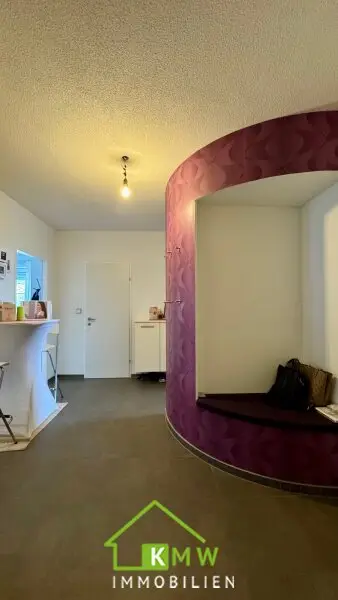 Top Lage - sehr helle und gepflegte 3 Zi. Wohnung mit Balkon in Ruhelage